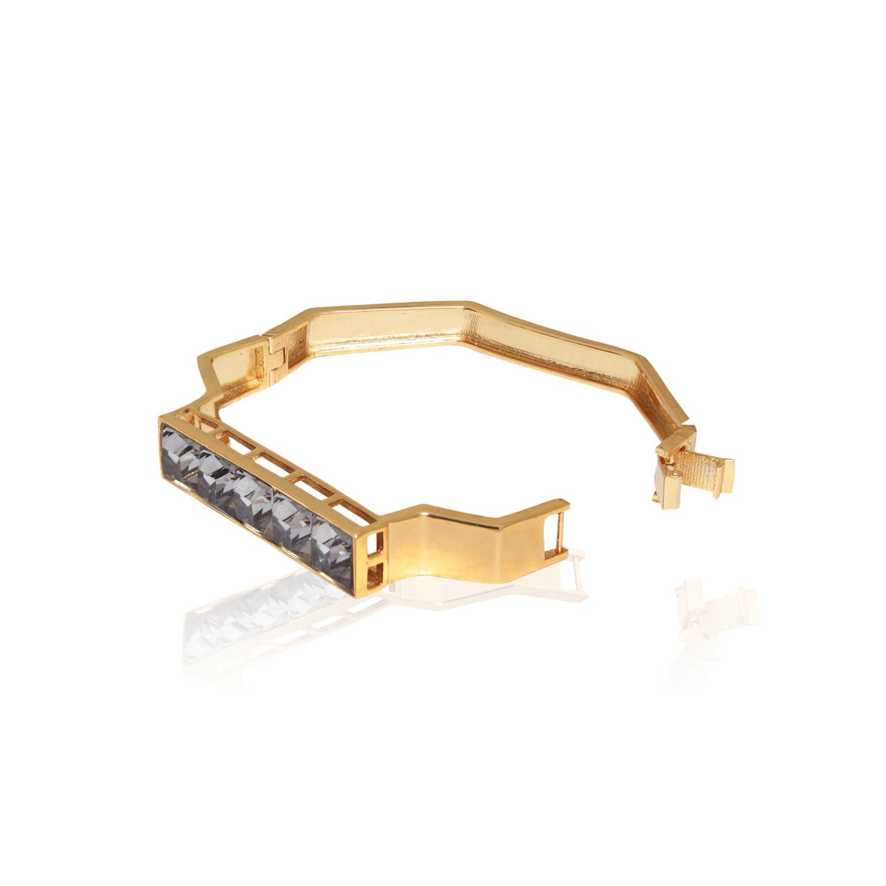 Adjustable bracelet adorned with Swarovski crystals