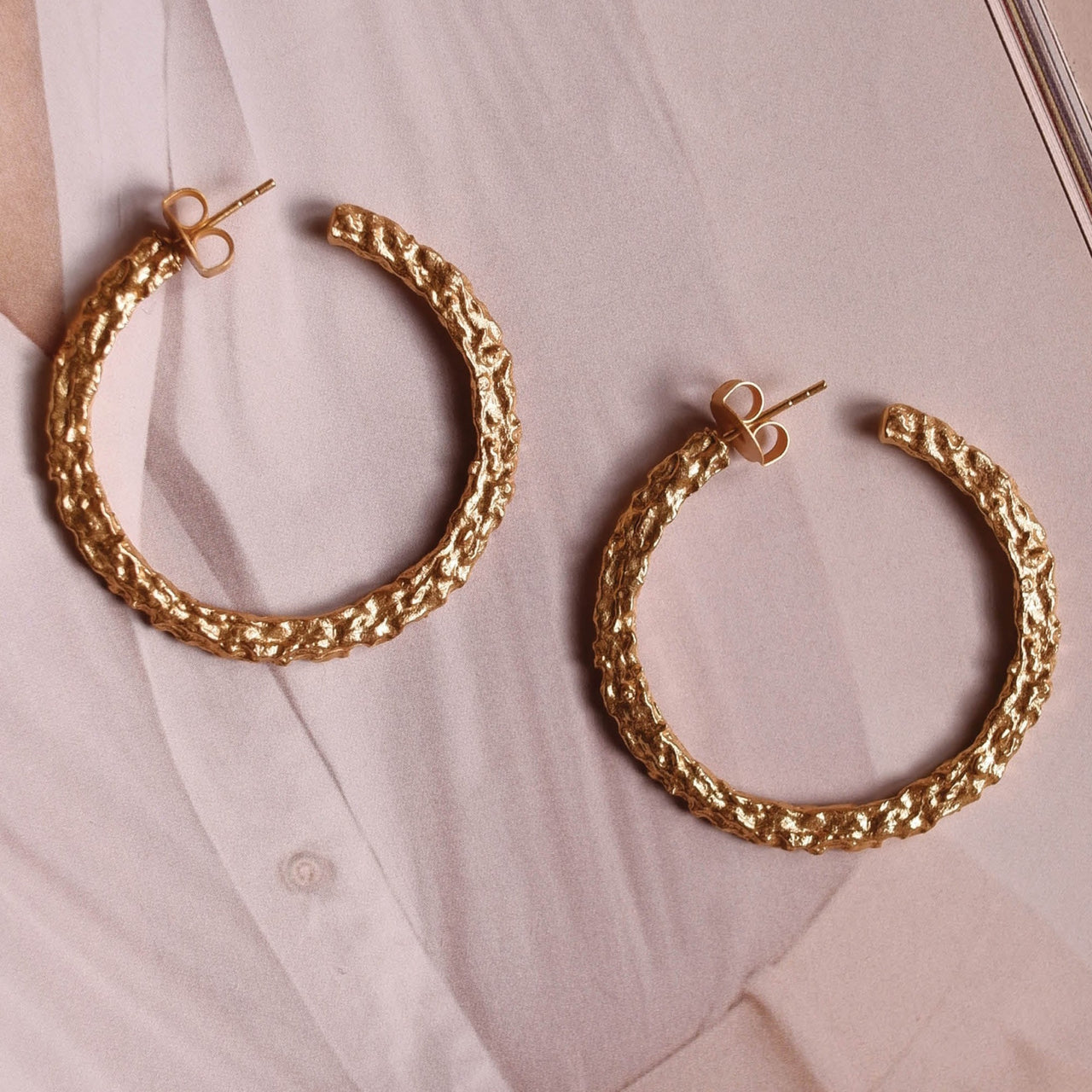 Large Gold hoop earrings - Trendy