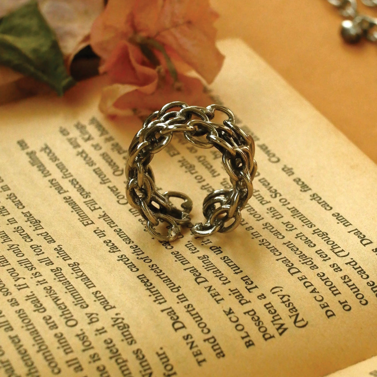 Silver plated chain  design finger ring