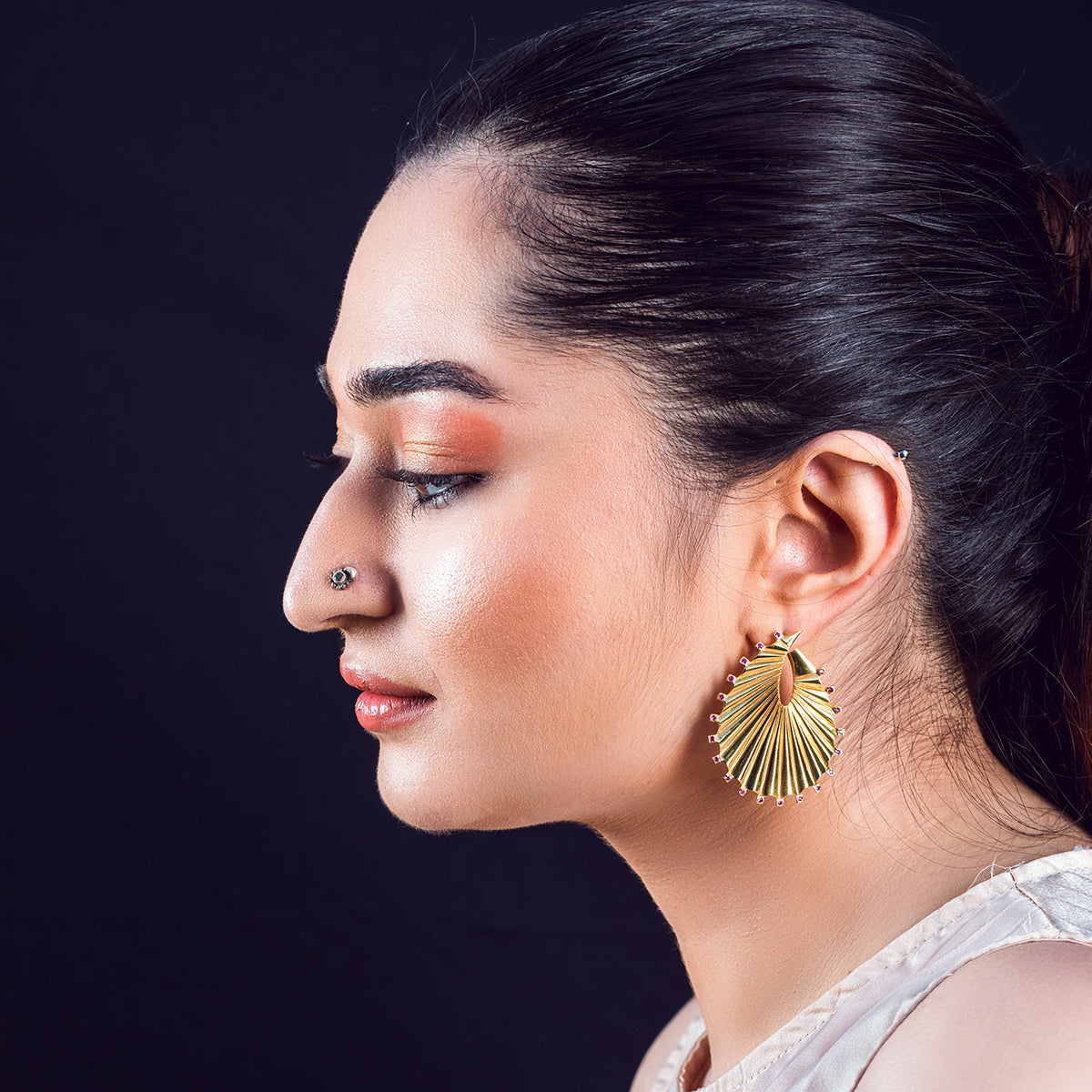 gold stud earrings for ladies