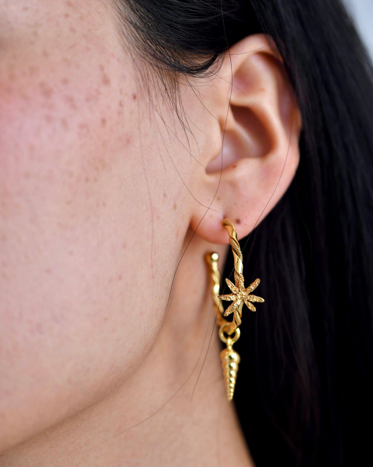 Hoop women shankh earrings gold